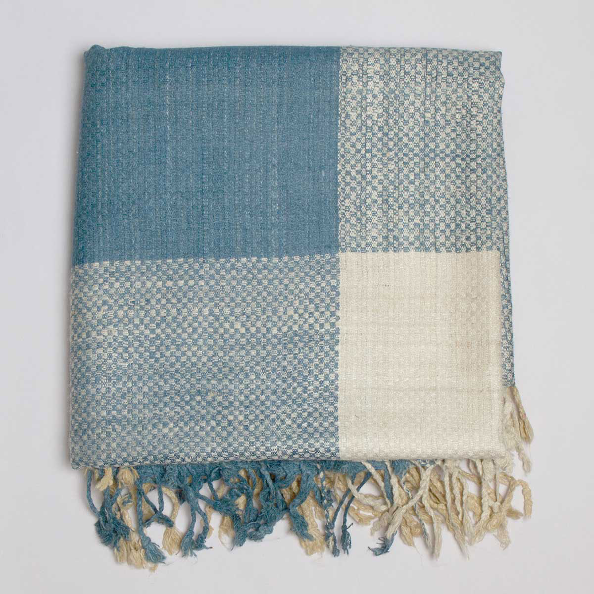 Annaloom | Eri Scarve| Image 1
