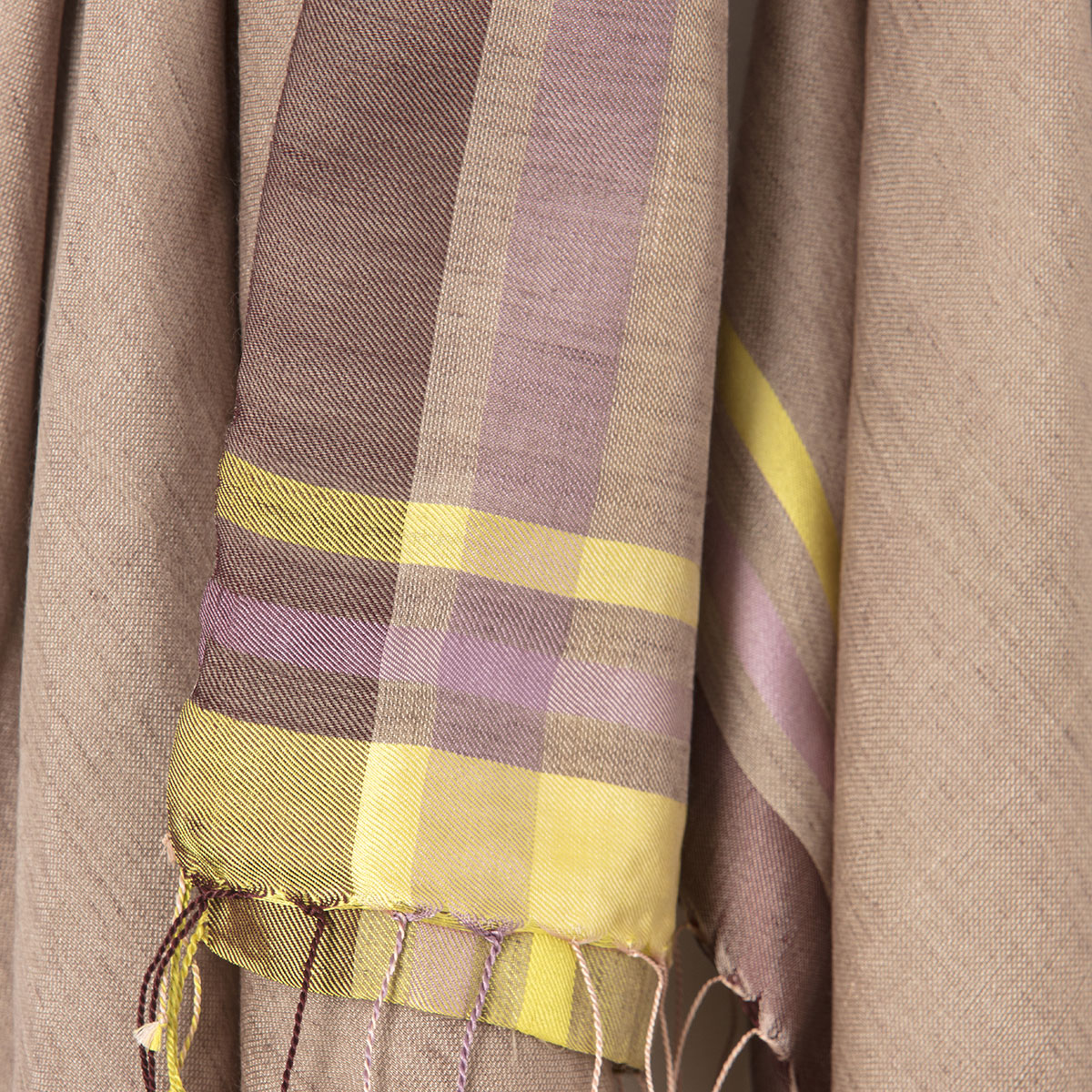 Annaloom | Eri Scarve| Image 1
