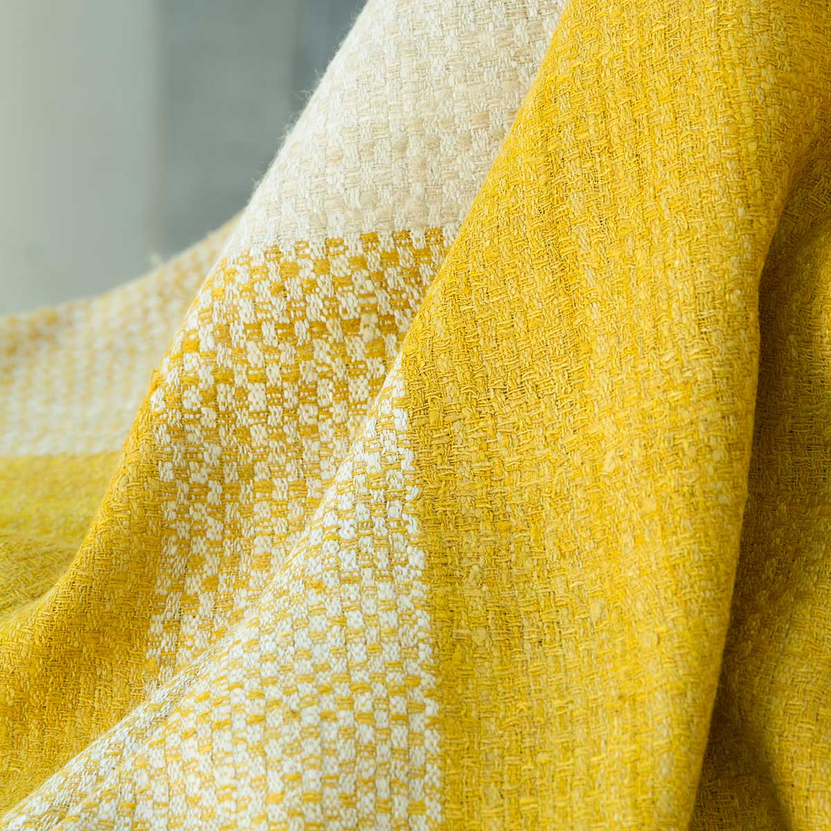 Annaloom | Eri Scarve| Image 1