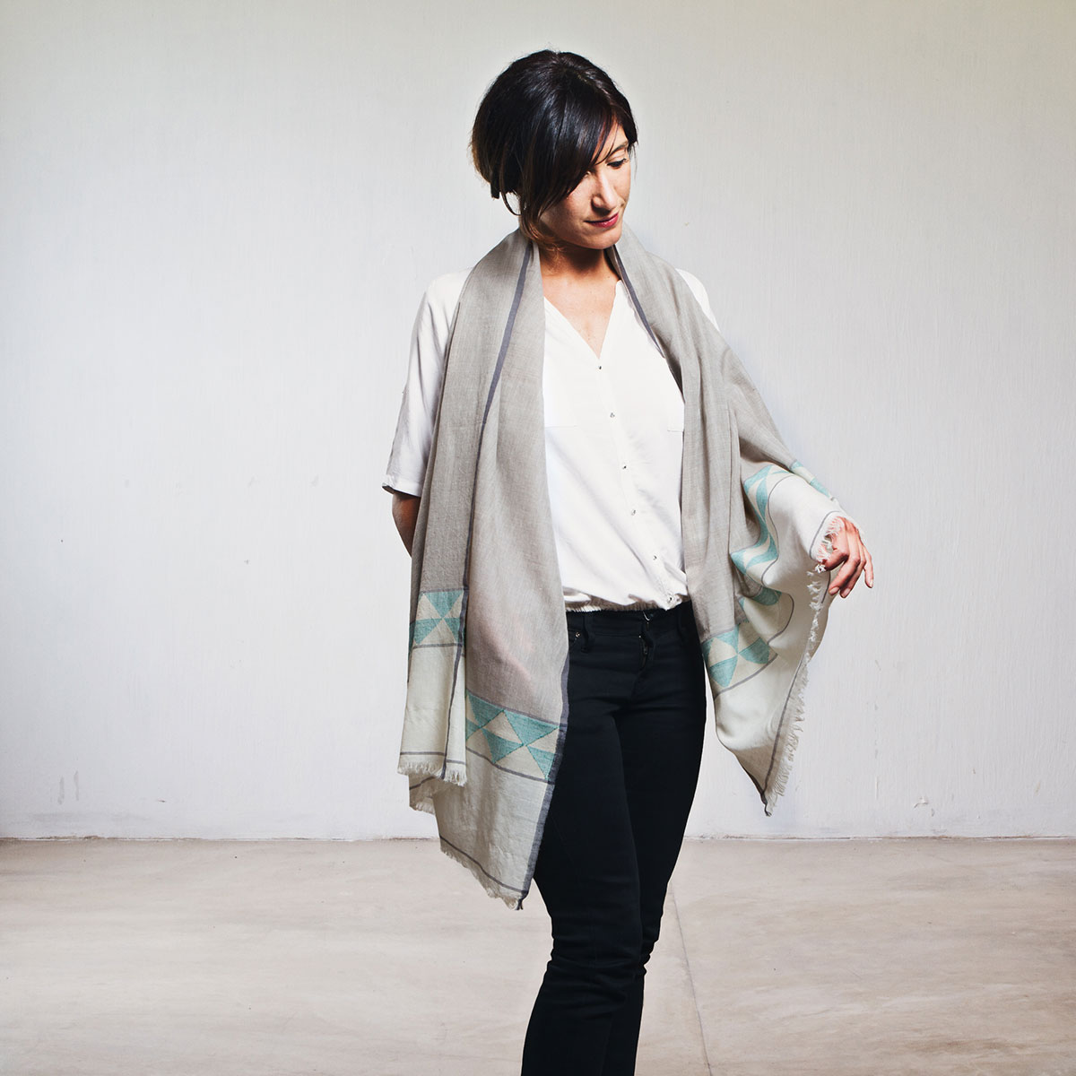 Annaloom | Eri Scarve| Image 1