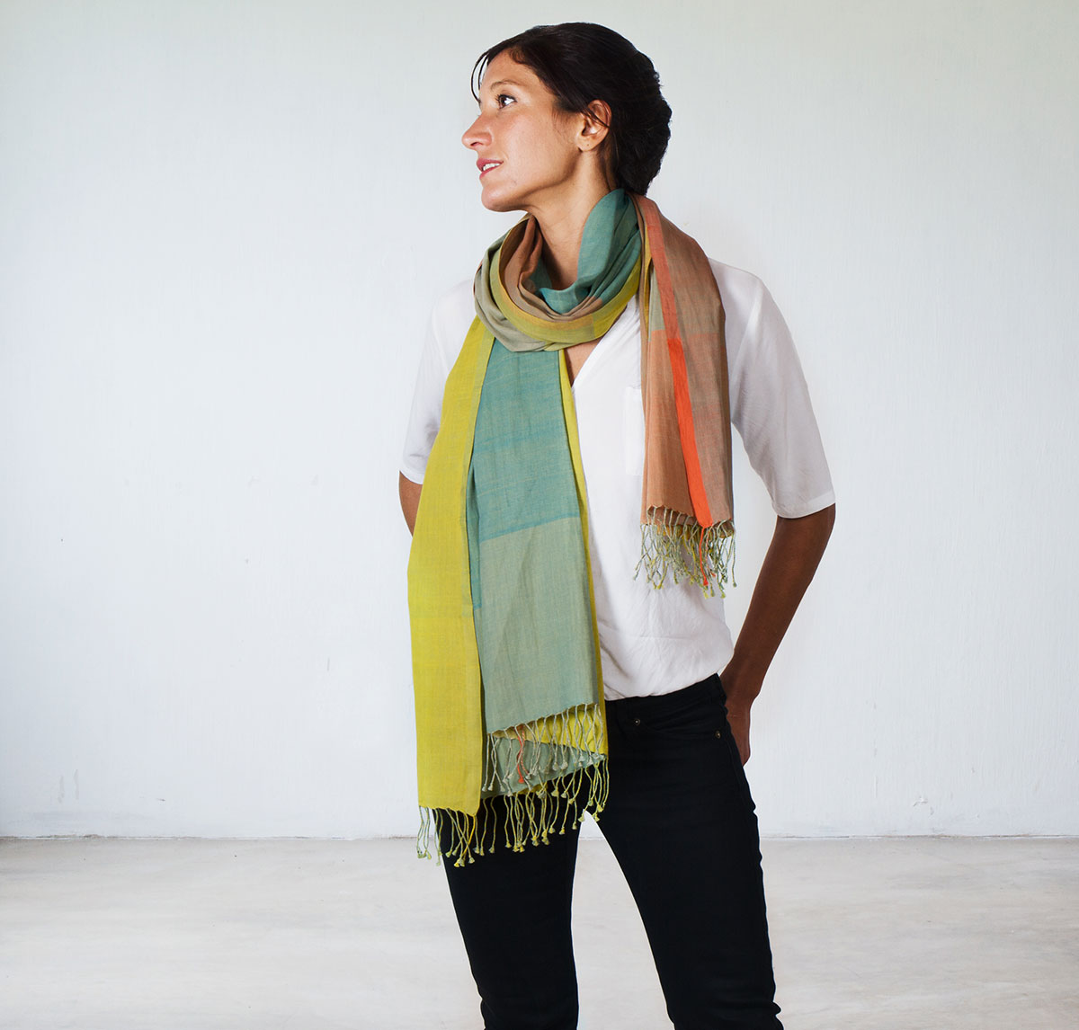 Annaloom | Eri Scarve| Image 1