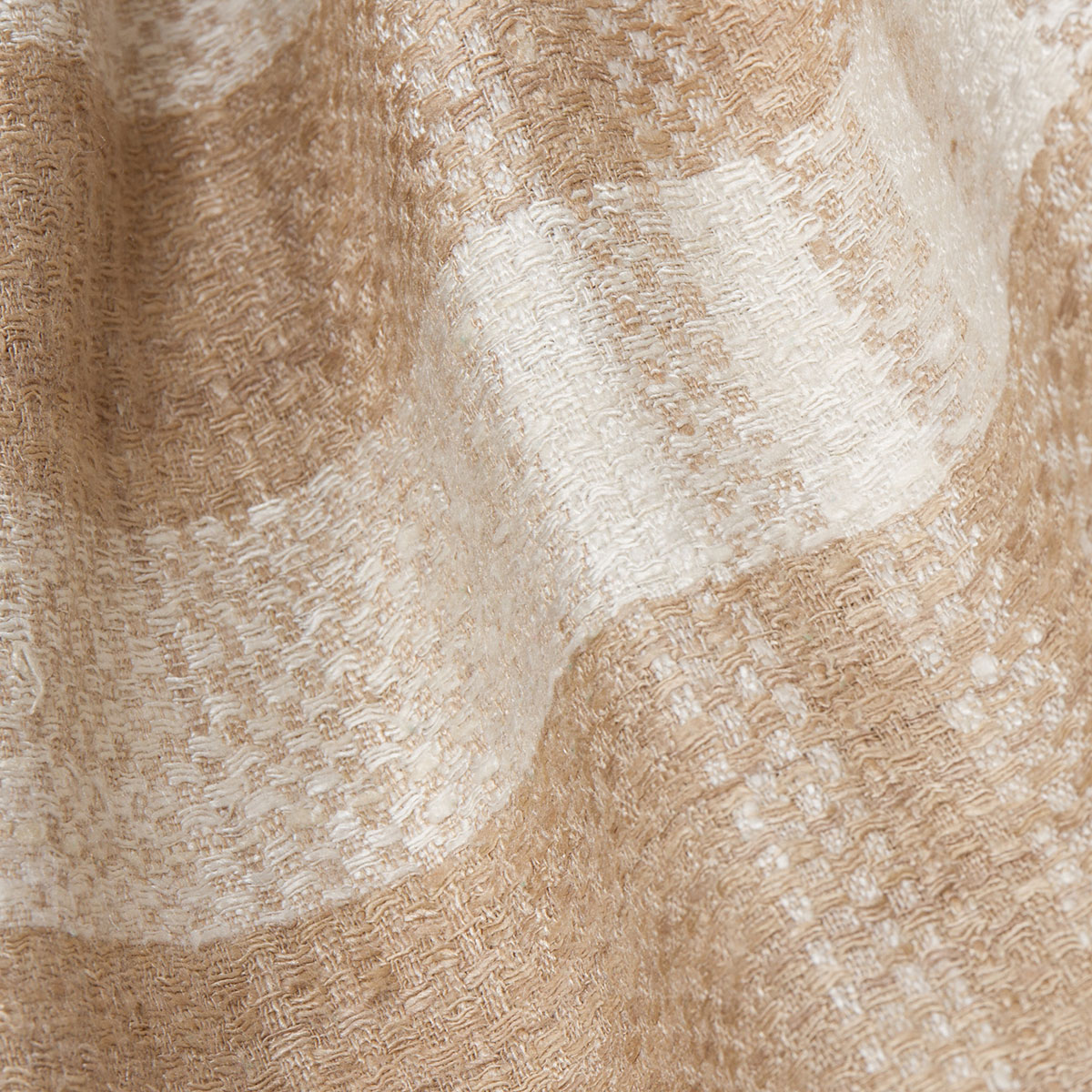 Annaloom | Eri Scarve| Image 1