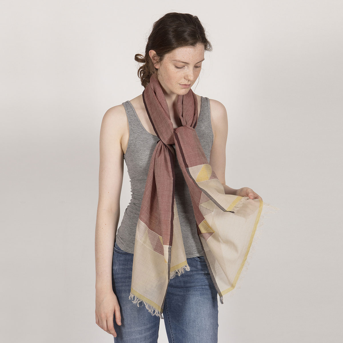 Annaloom | Eri Scarve| Image 1