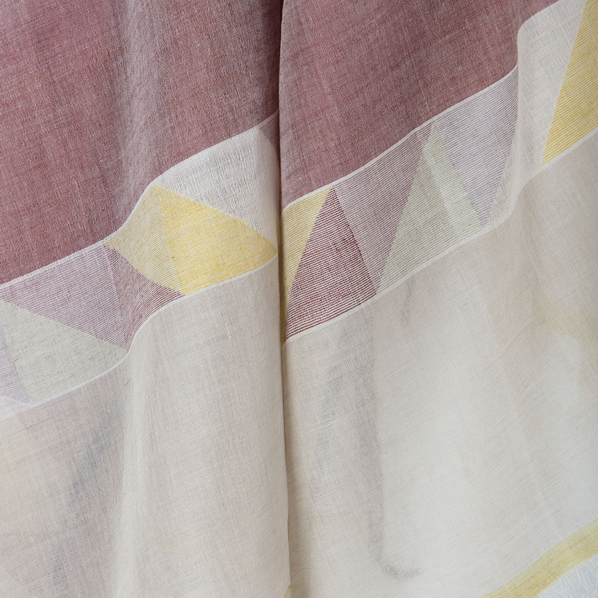 Annaloom | Eri Scarve| Image 1