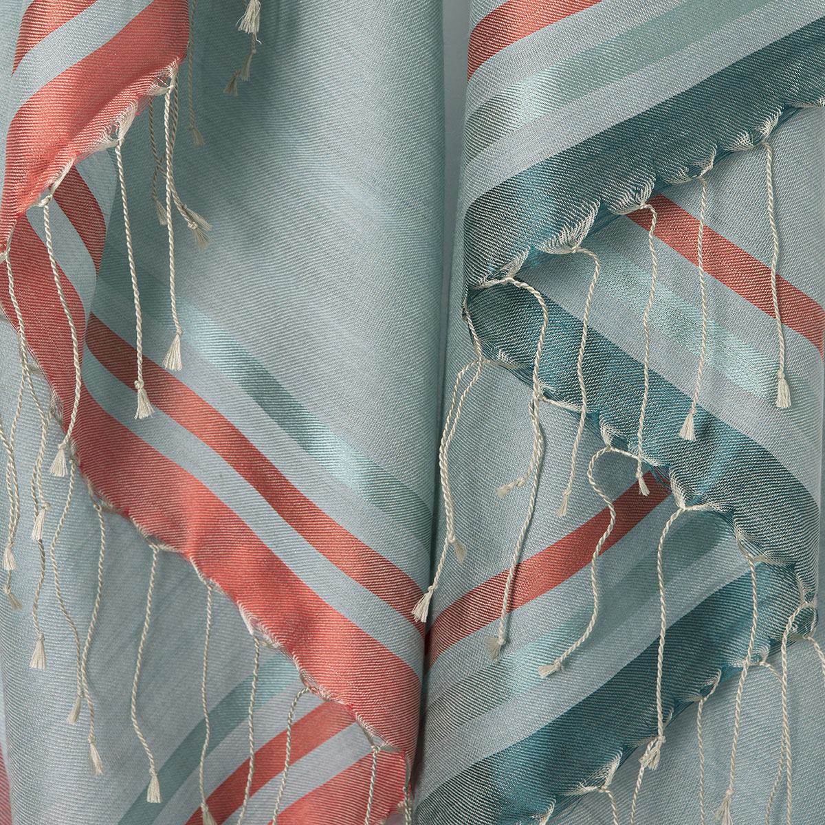 Annaloom | Eri Scarve| Image 1