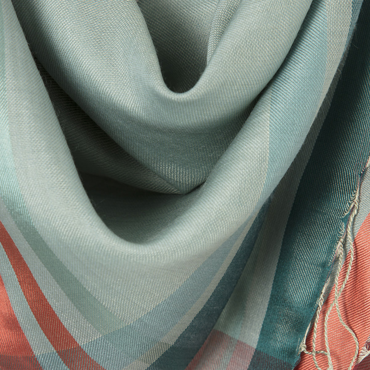 Annaloom | Eri Scarve| Image 1